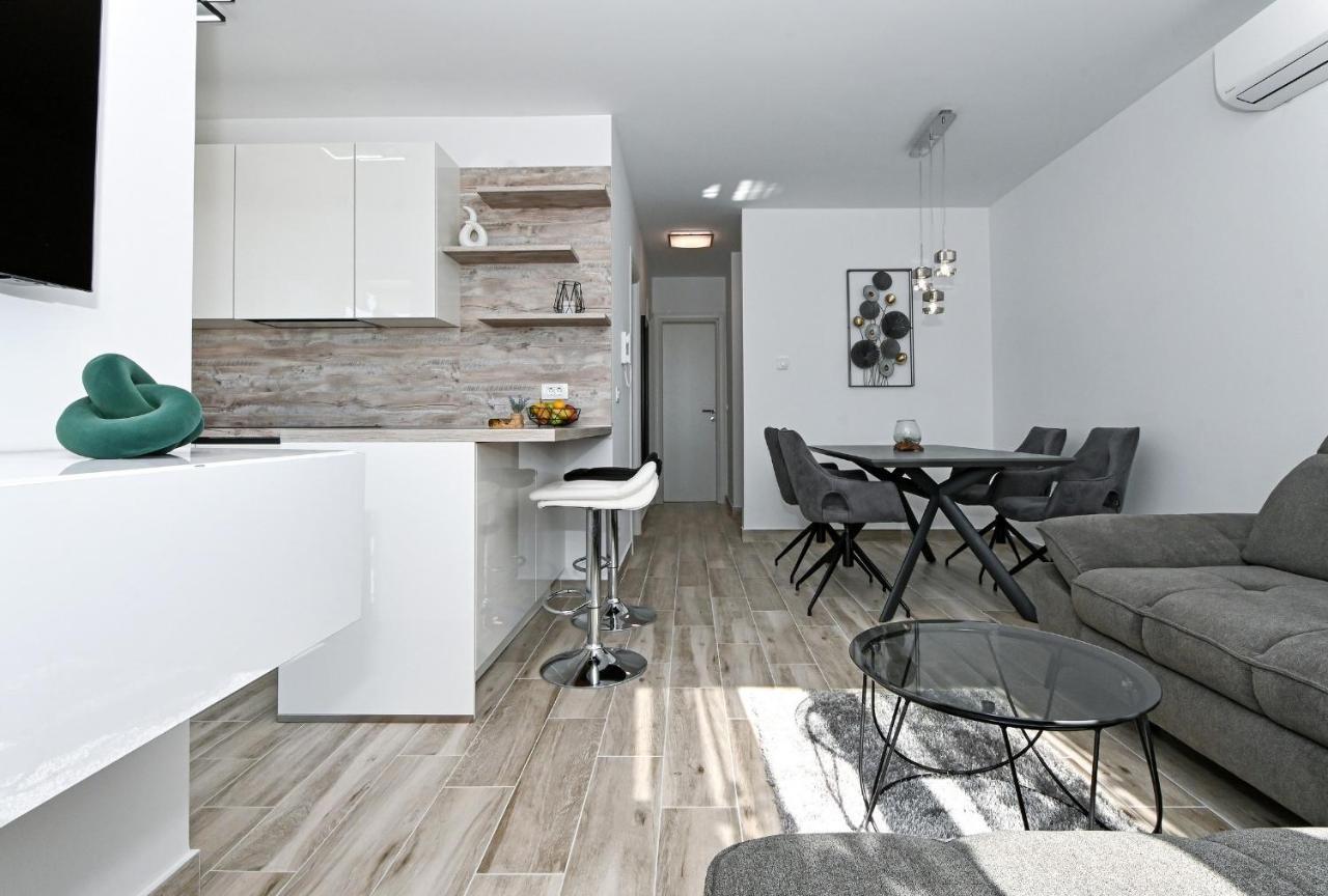 Luxury Apartment White Crystal Kastela Exterior photo
