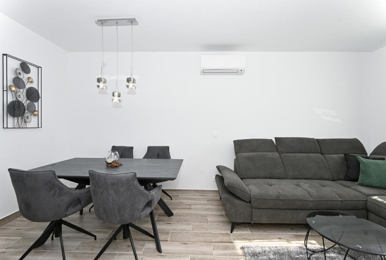 Luxury Apartment White Crystal Kastela Exterior photo