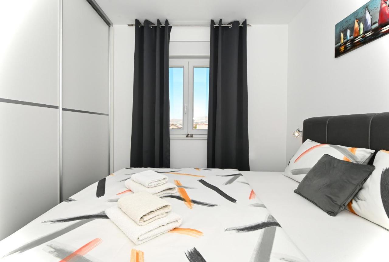 Luxury Apartment White Crystal Kastela Exterior photo