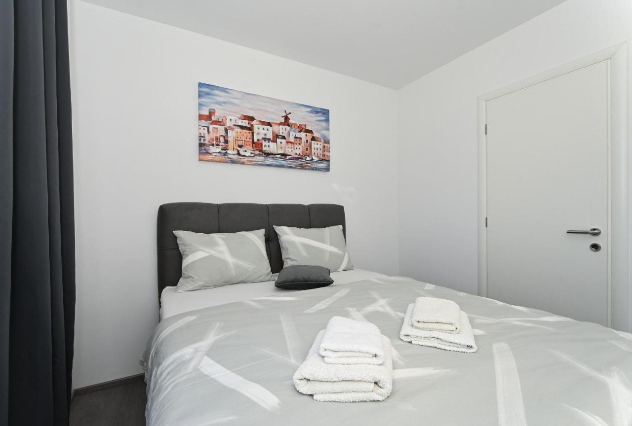 Luxury Apartment White Crystal Kastela Exterior photo